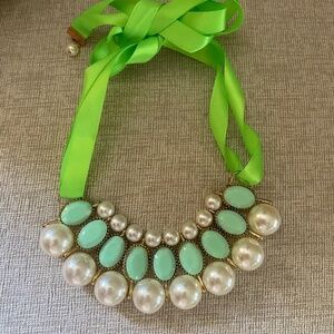 NWOT  FAUX PEARL NECKLACE